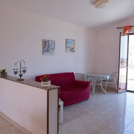 Giusi Con Giardino O Veranda דירה